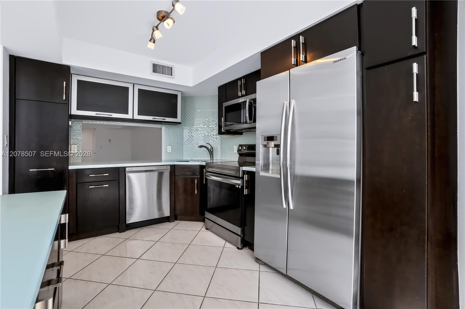 6423 S Collins Ave # 1702