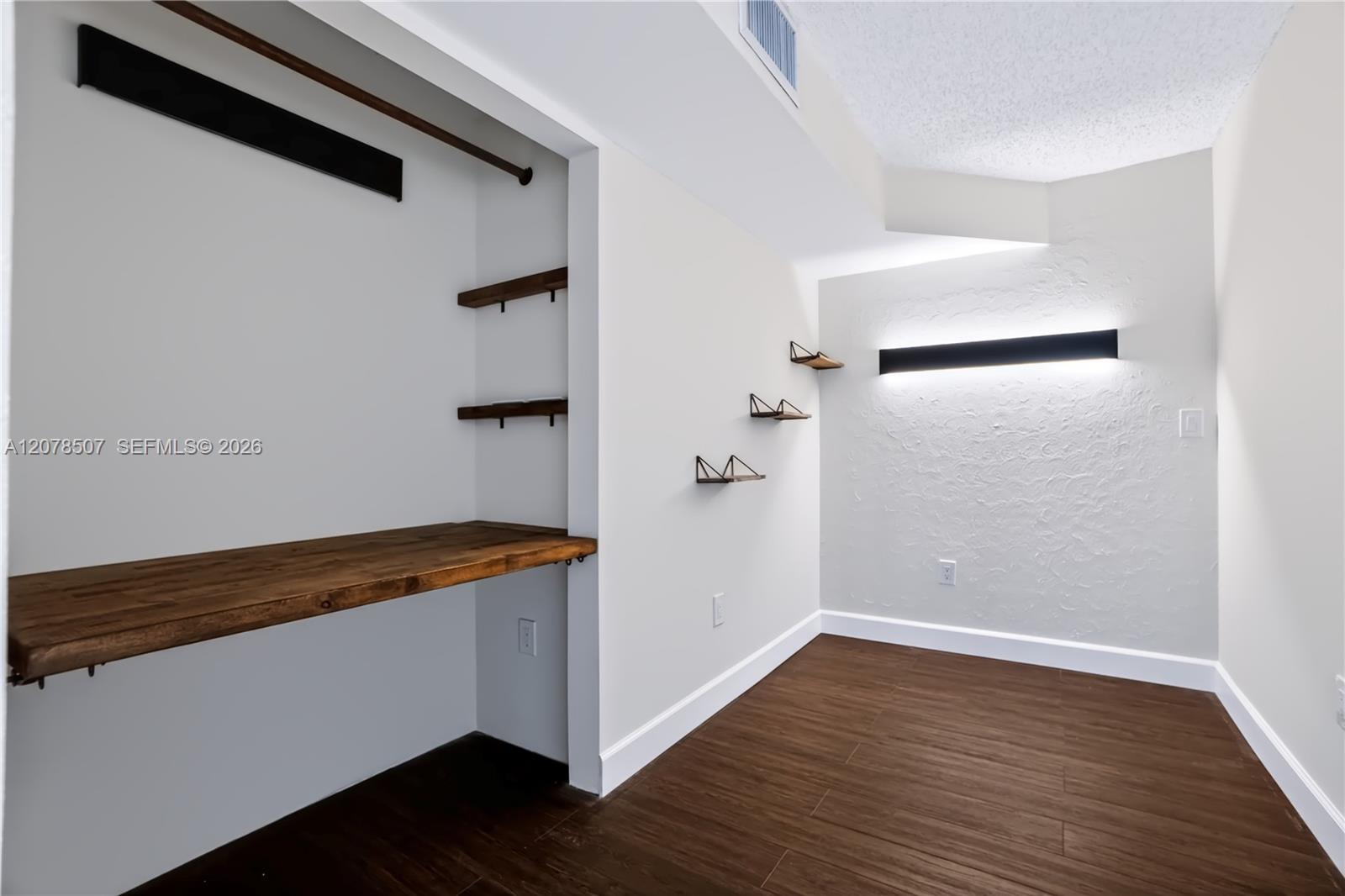 6423 S Collins Ave # 1702