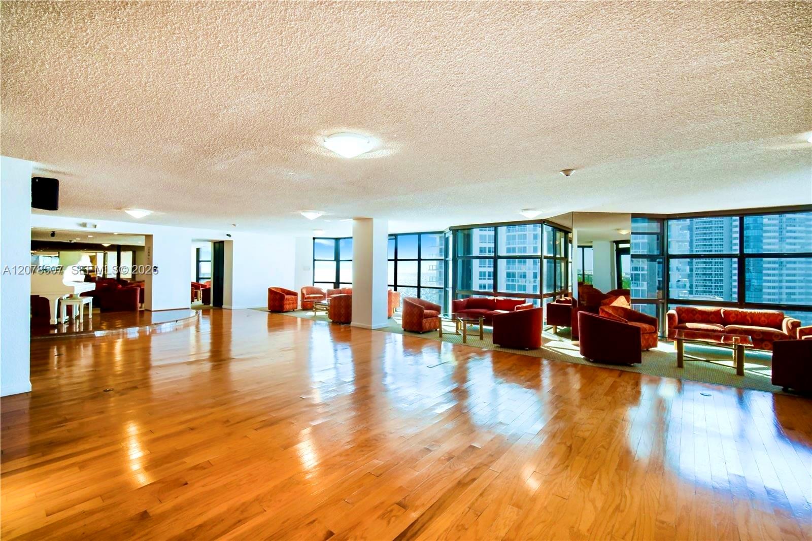 6423 S Collins Ave # 1702
