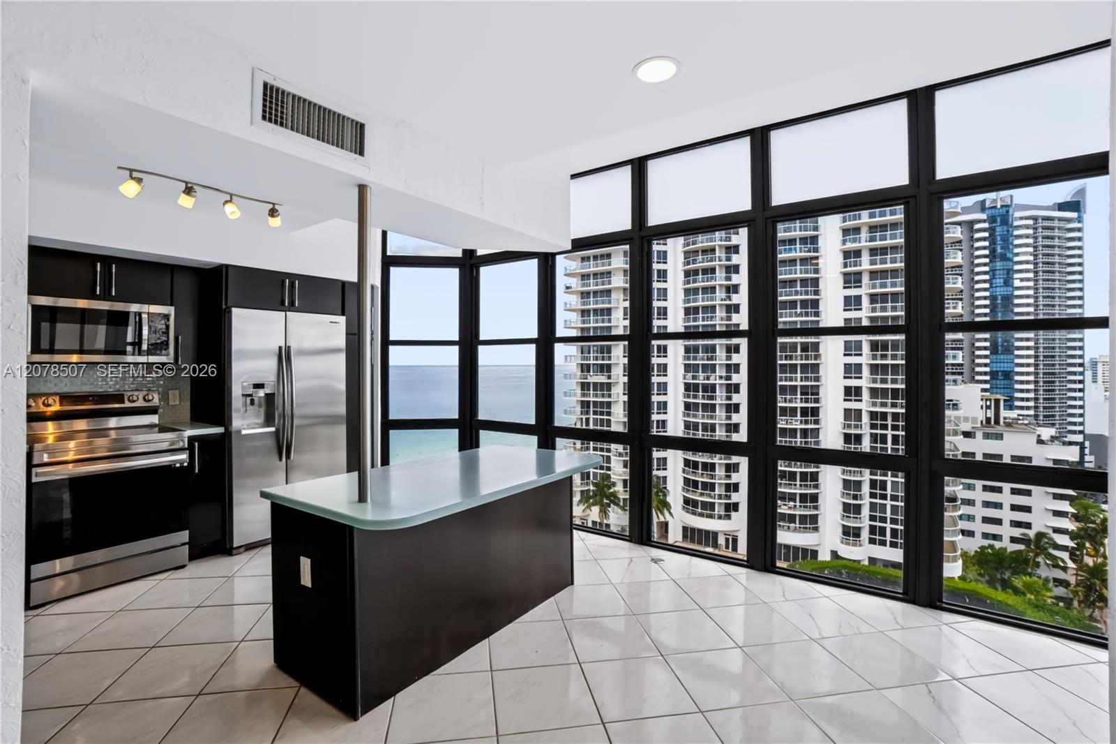 6423 S Collins Ave # 1702
