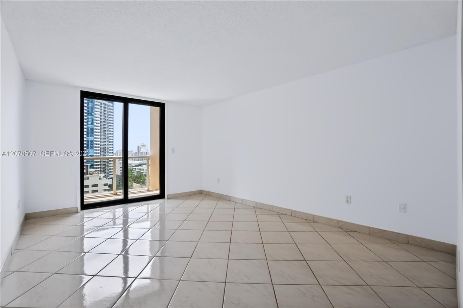 6423 S Collins Ave # 1702