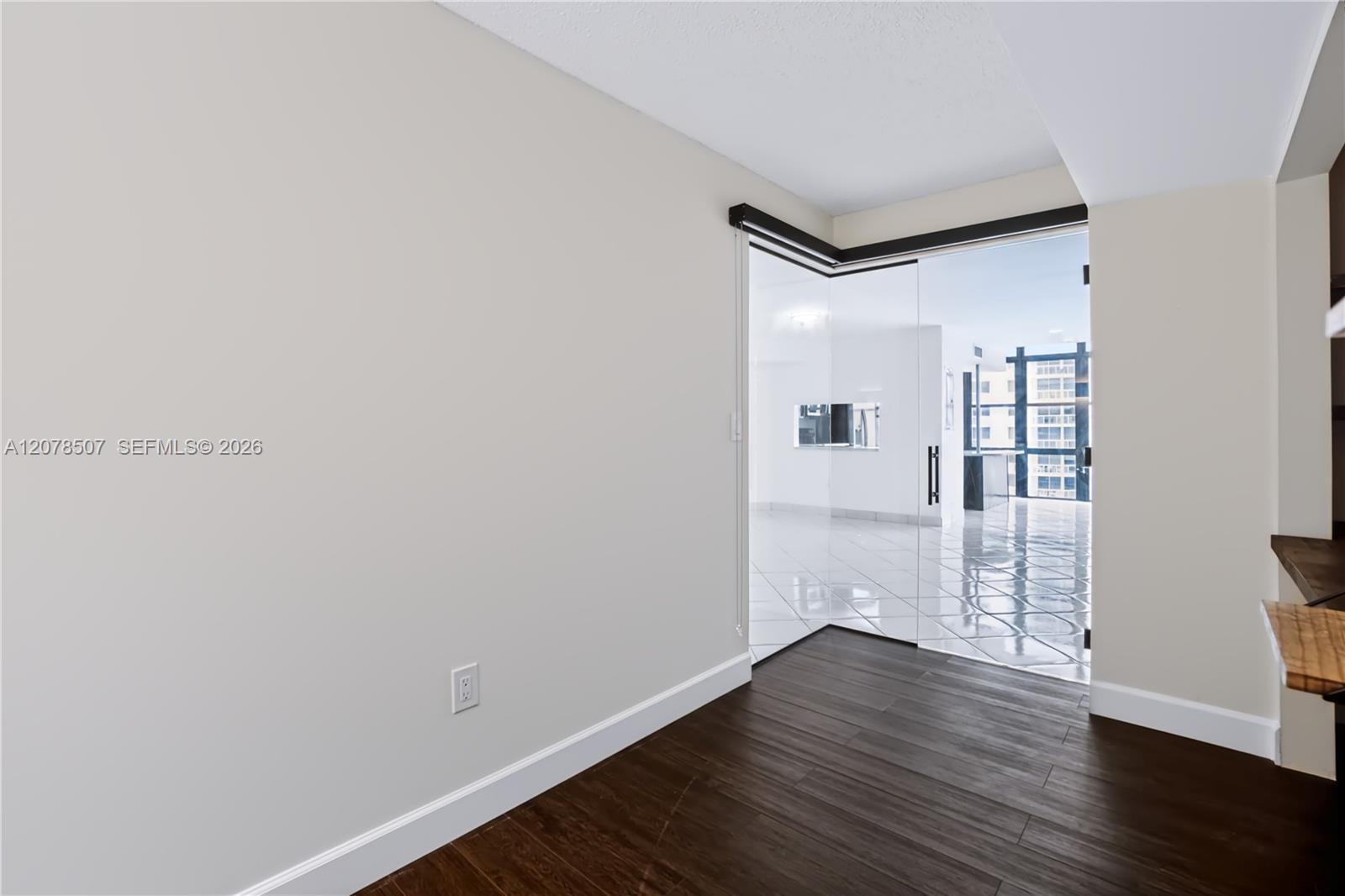 6423 S Collins Ave # 1702