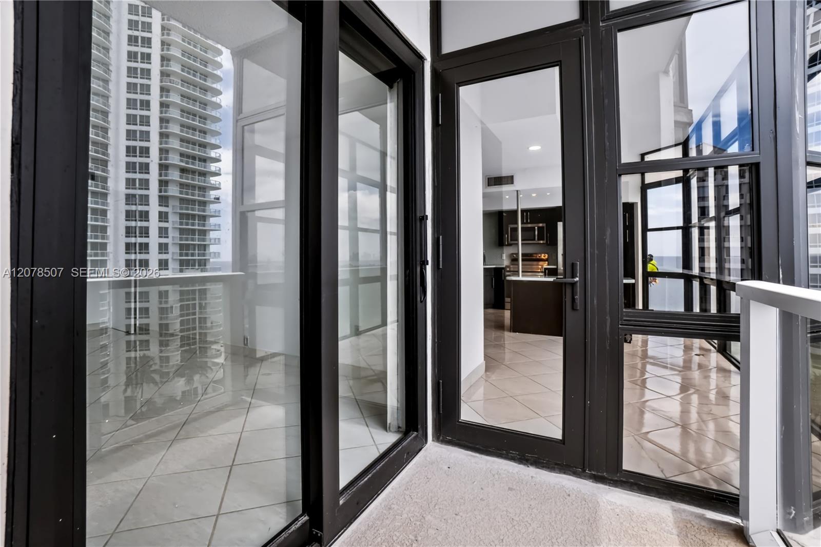 6423 S Collins Ave # 1702