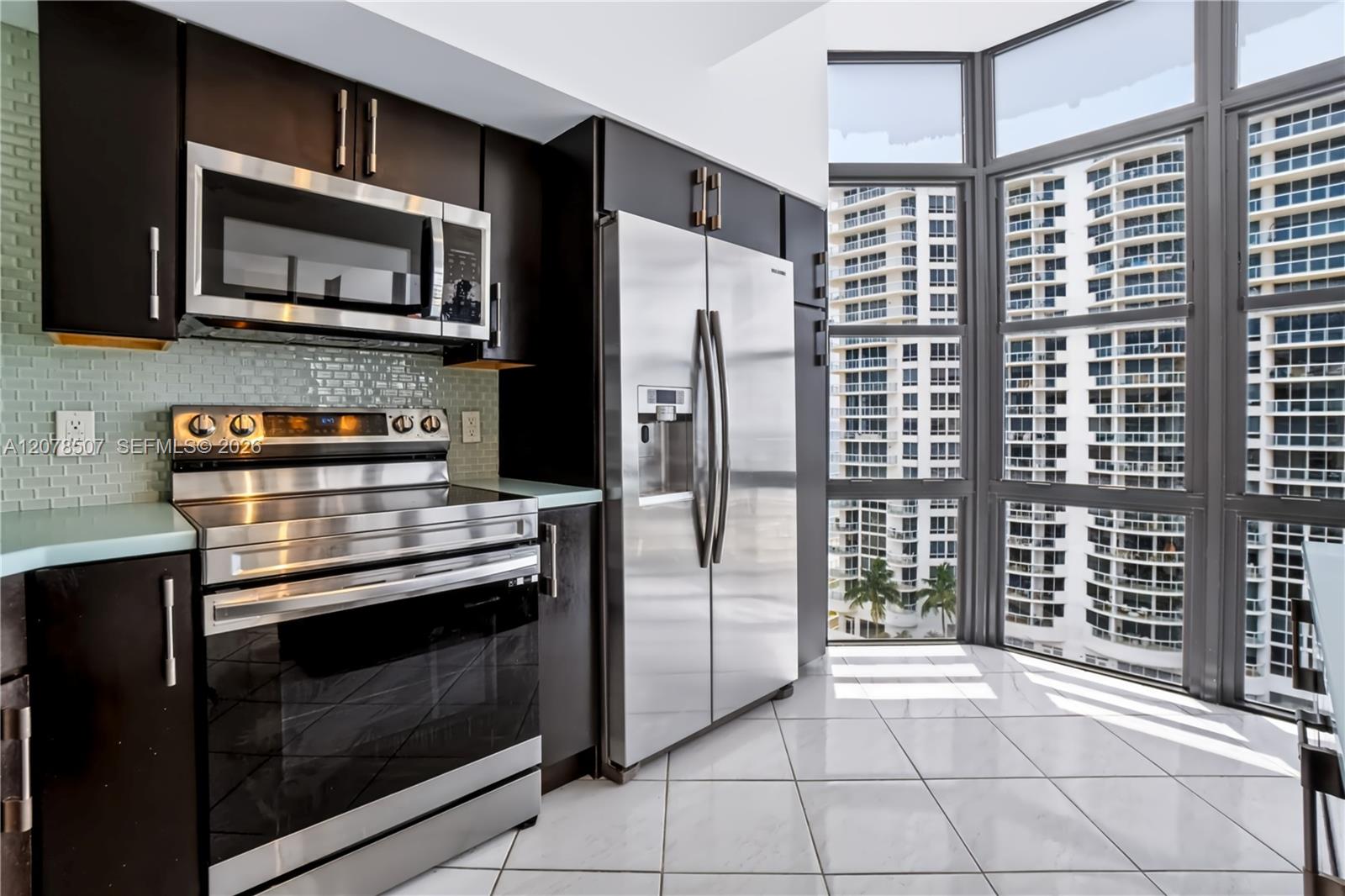 6423 S Collins Ave # 1702