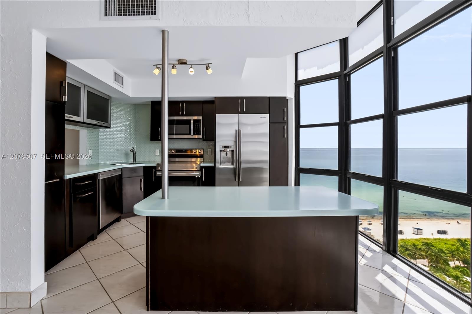 6423 S Collins Ave # 1702