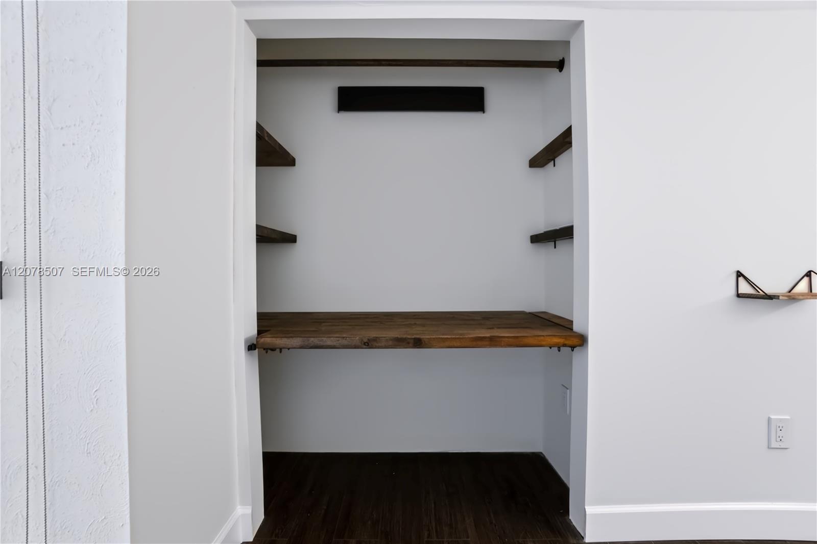6423 S Collins Ave # 1702