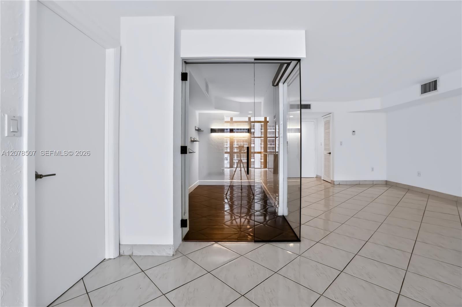 6423 S Collins Ave # 1702