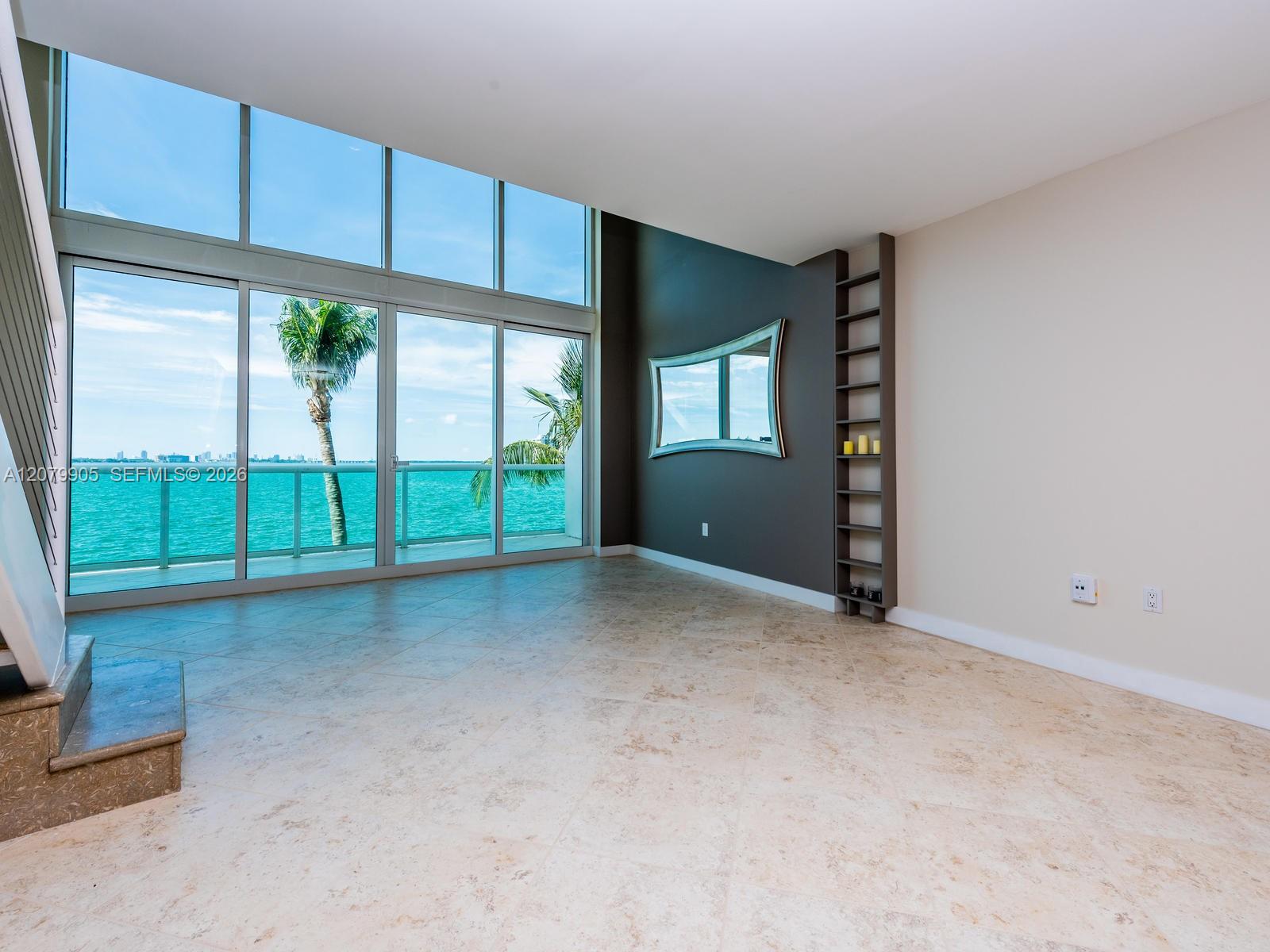 2000 Bay Dr # 208