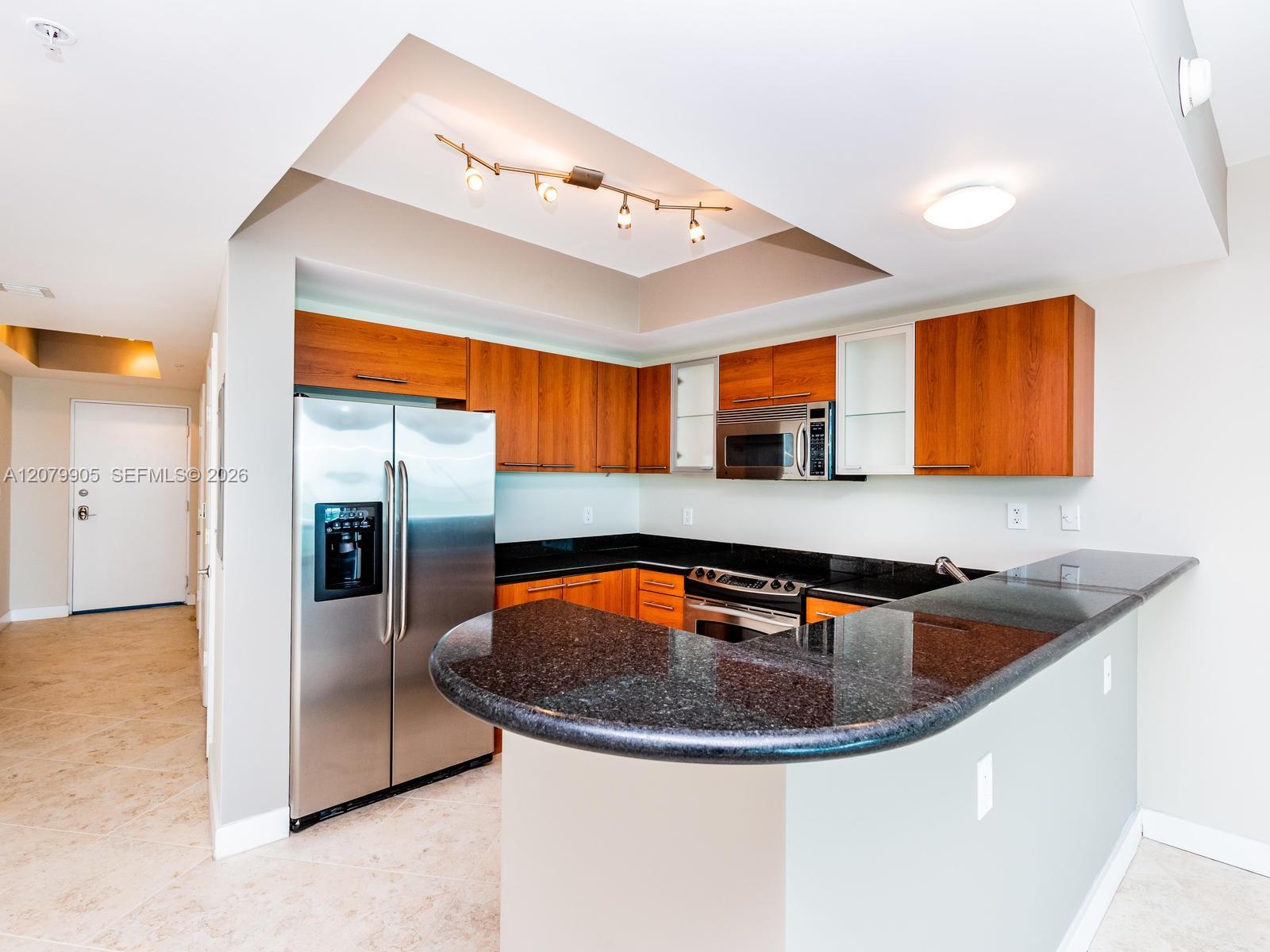 2000 Bay Dr # 208