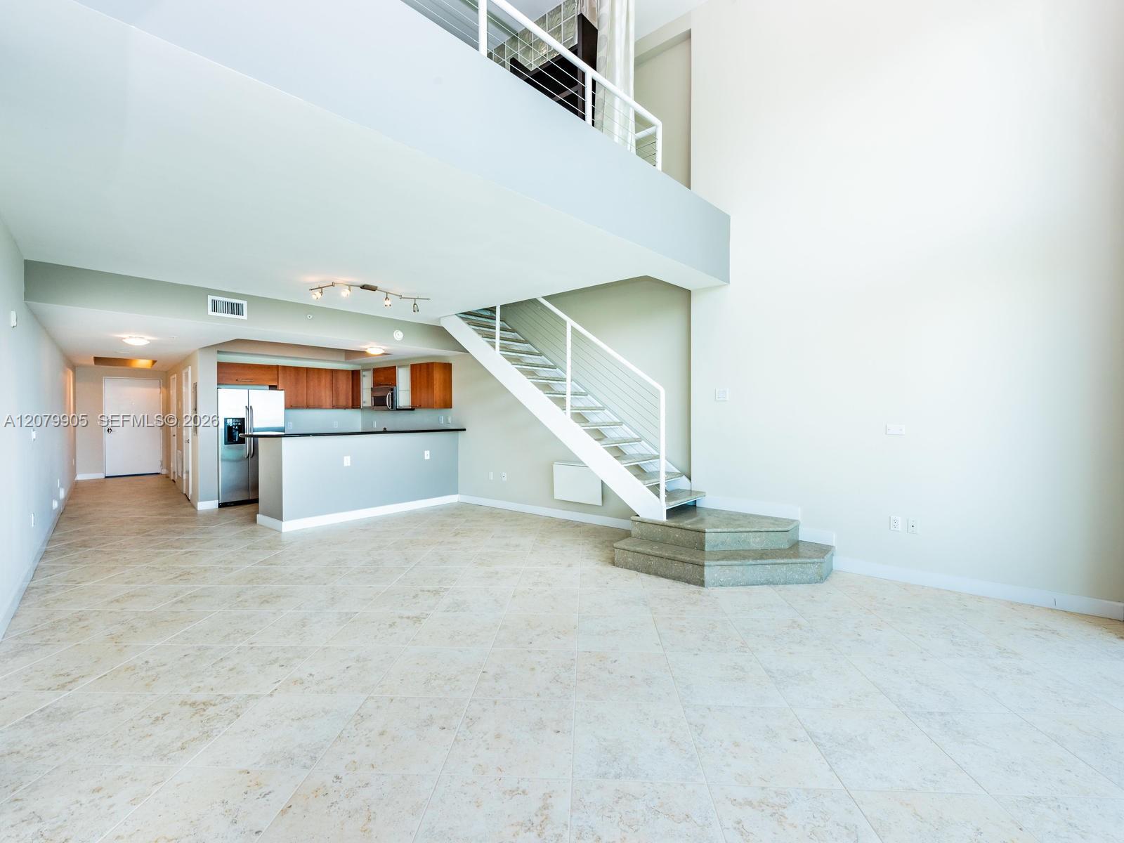2000 Bay Dr # 208