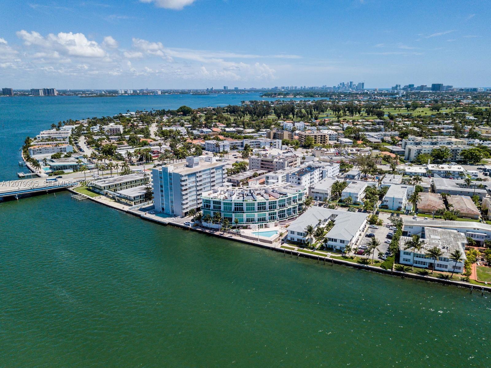 2000 Bay Dr # 208