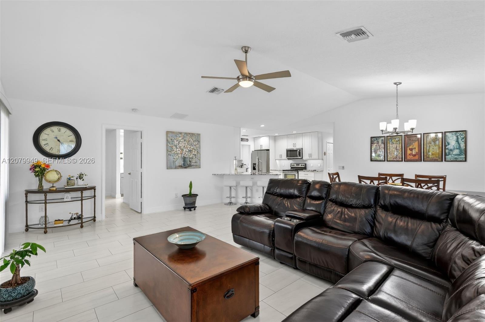 12 Barcelona Ln, Port St. Lucie
