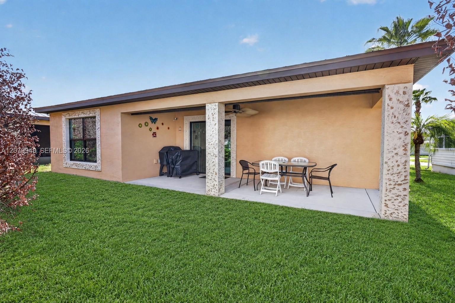 12 Barcelona Ln, Port St. Lucie