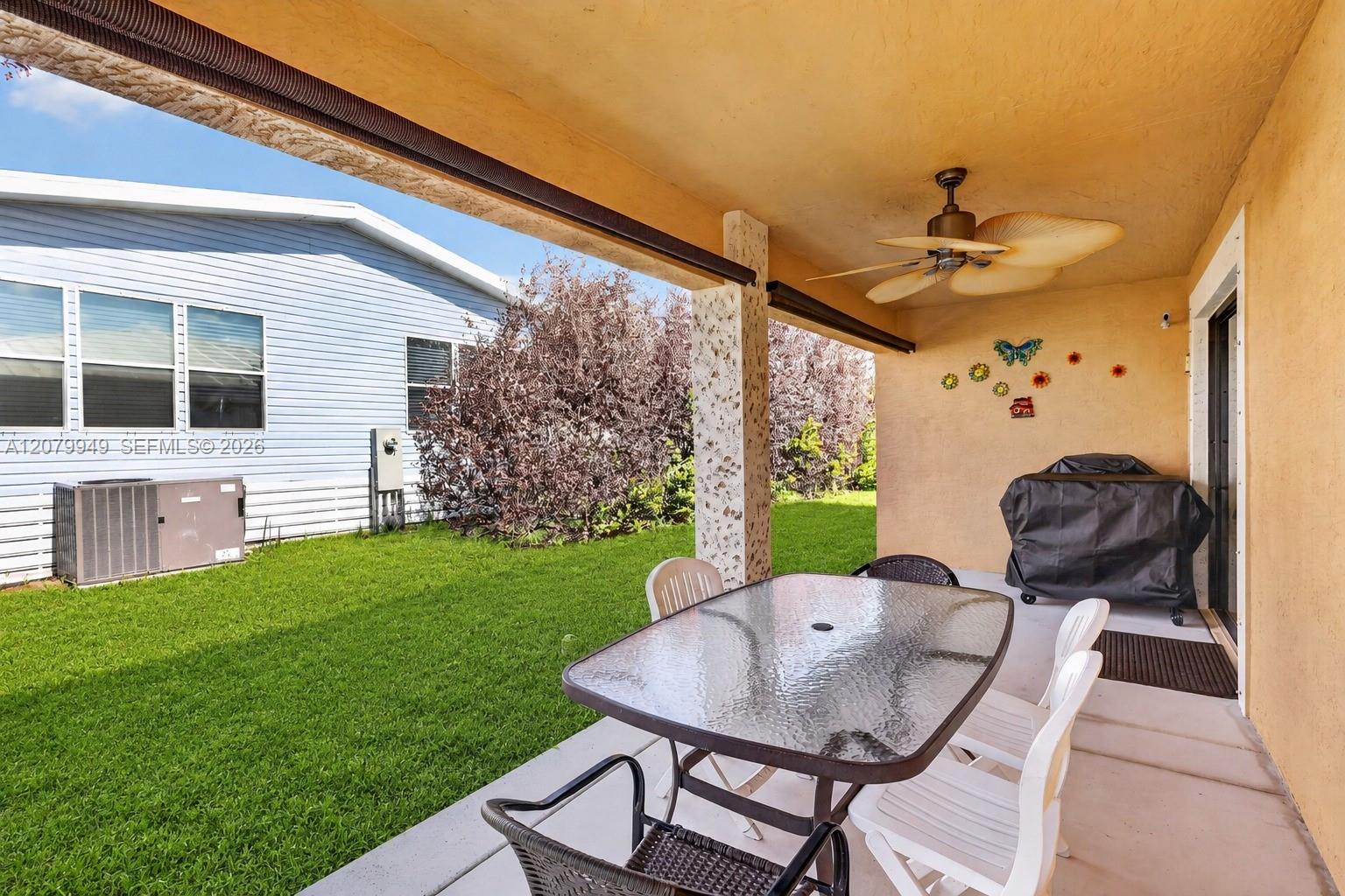 12 Barcelona Ln, Port St. Lucie