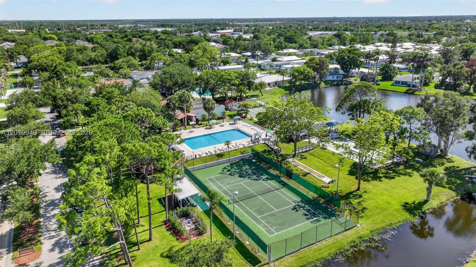 12 Barcelona Ln, Port St. Lucie