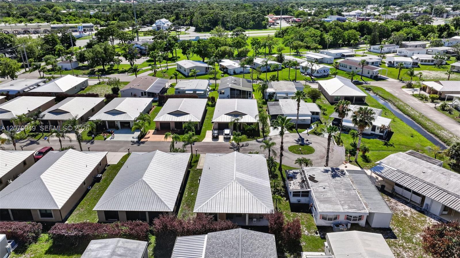 12 Barcelona Ln, Port St. Lucie