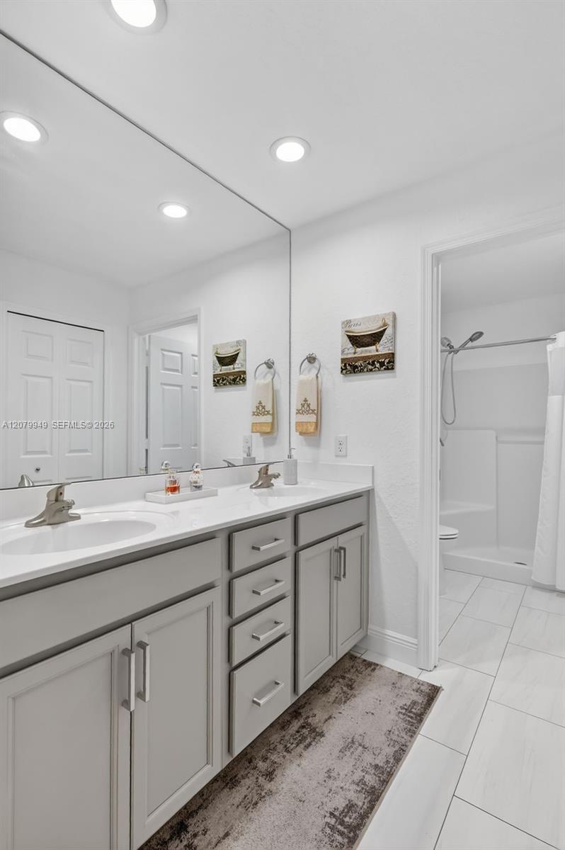 12 Barcelona Ln, Port St. Lucie