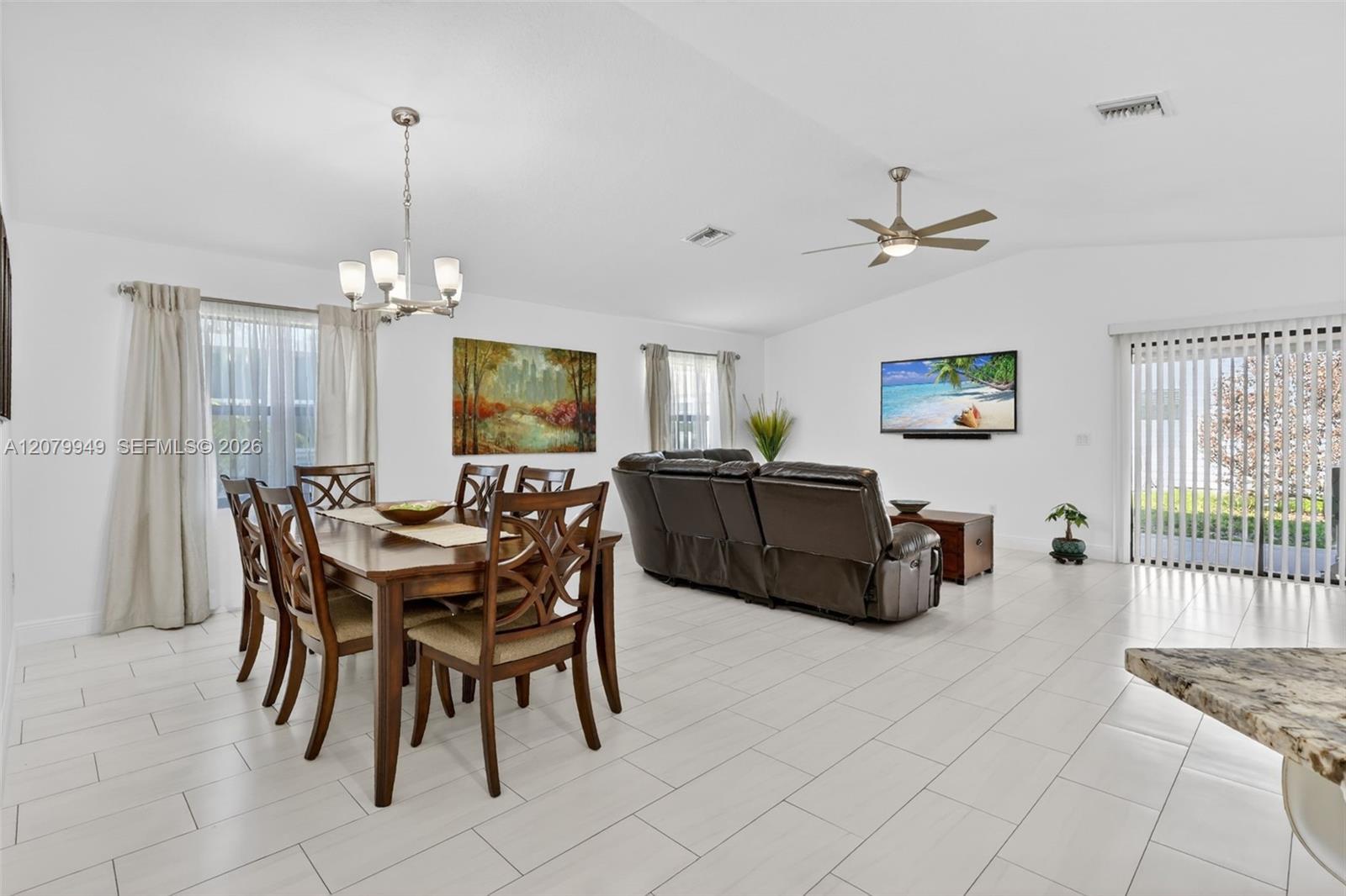 12 Barcelona Ln, Port St. Lucie