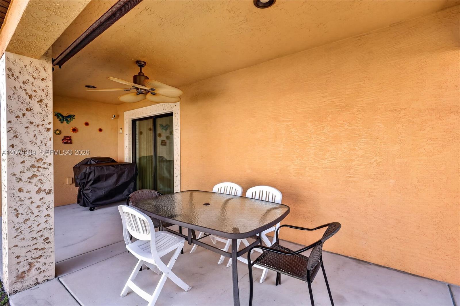 12 Barcelona Ln, Port St. Lucie