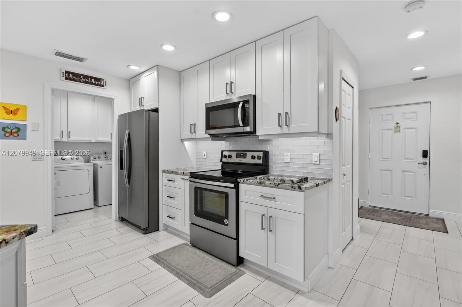 12 Barcelona Ln, Port St. Lucie
