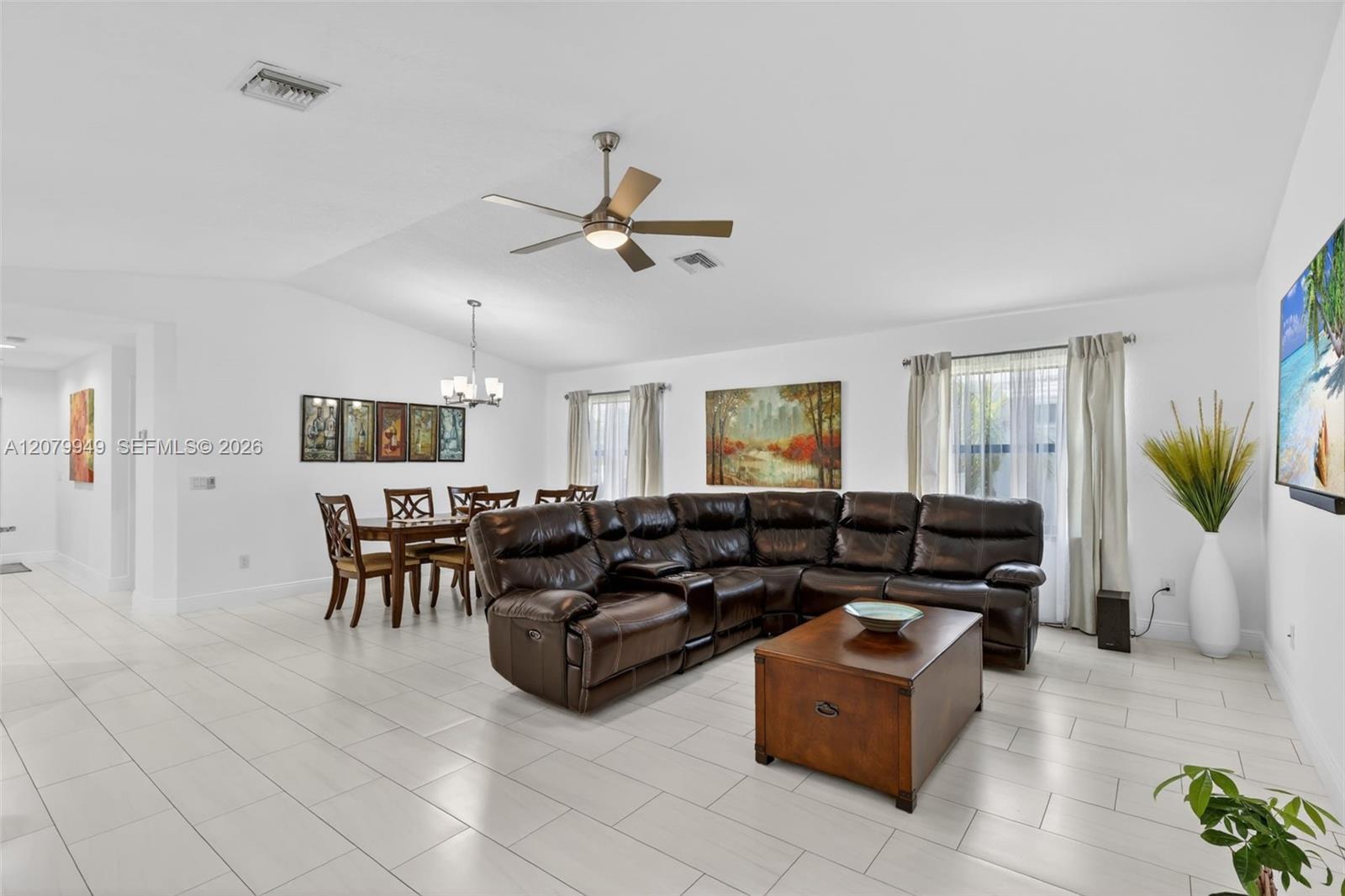 12 Barcelona Ln, Port St. Lucie