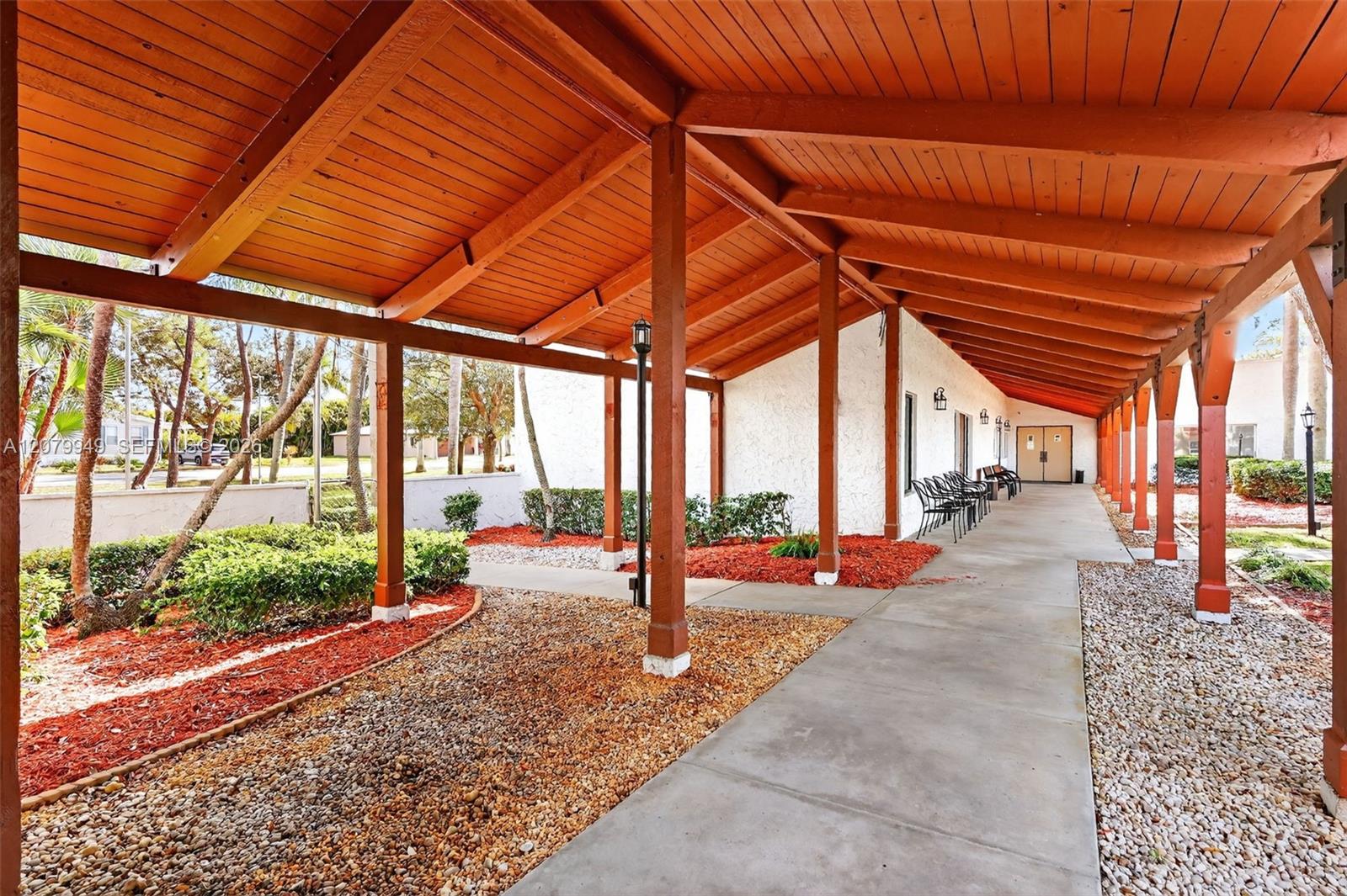 12 Barcelona Ln, Port St. Lucie