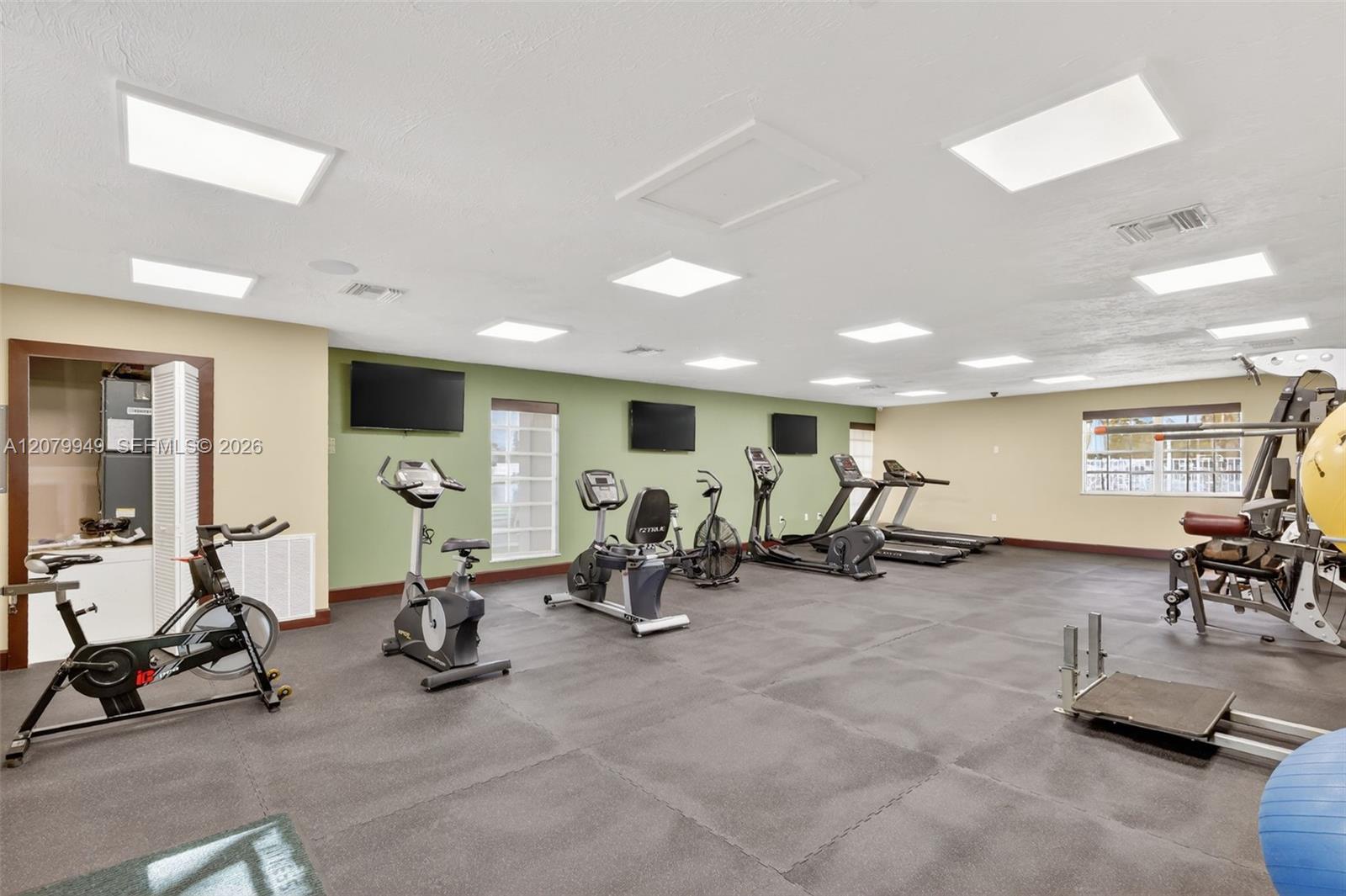12 Barcelona Ln, Port St. Lucie