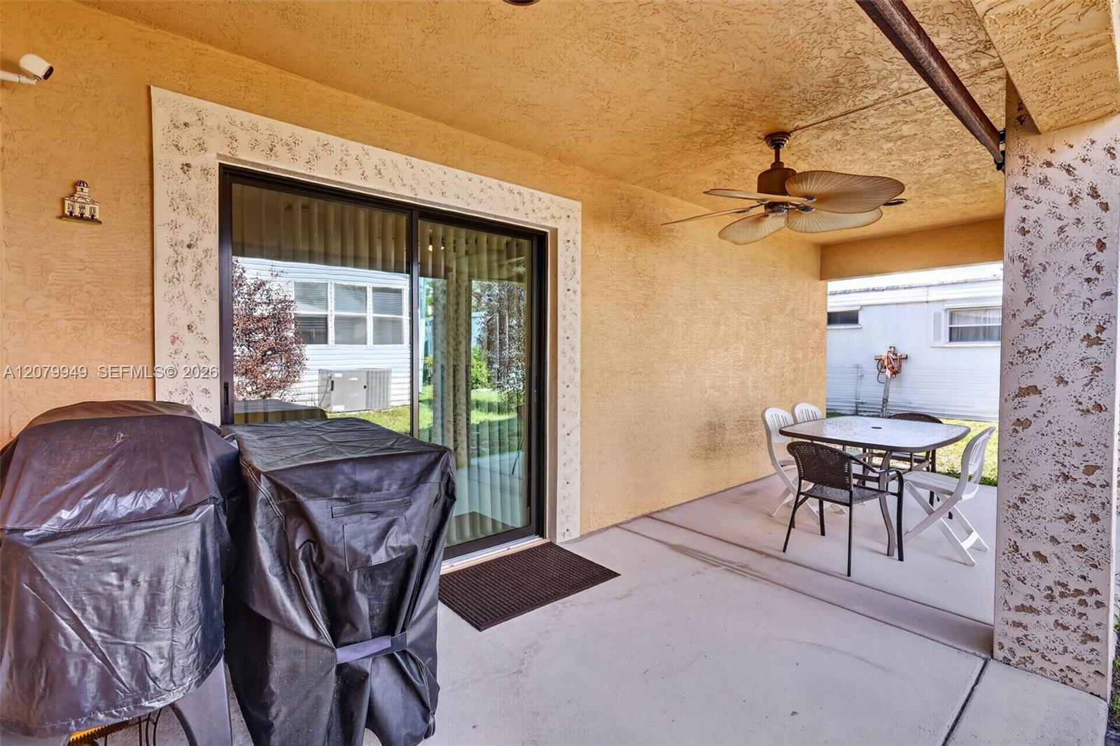 12 Barcelona Ln, Port St. Lucie