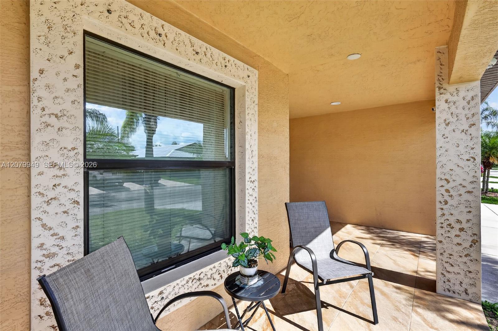 12 Barcelona Ln, Port St. Lucie