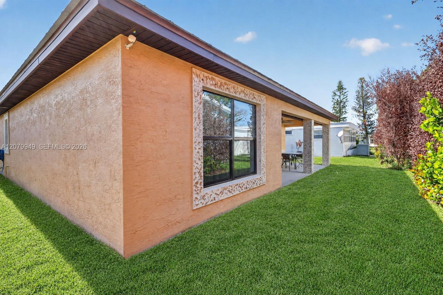 12 Barcelona Ln, Port St. Lucie