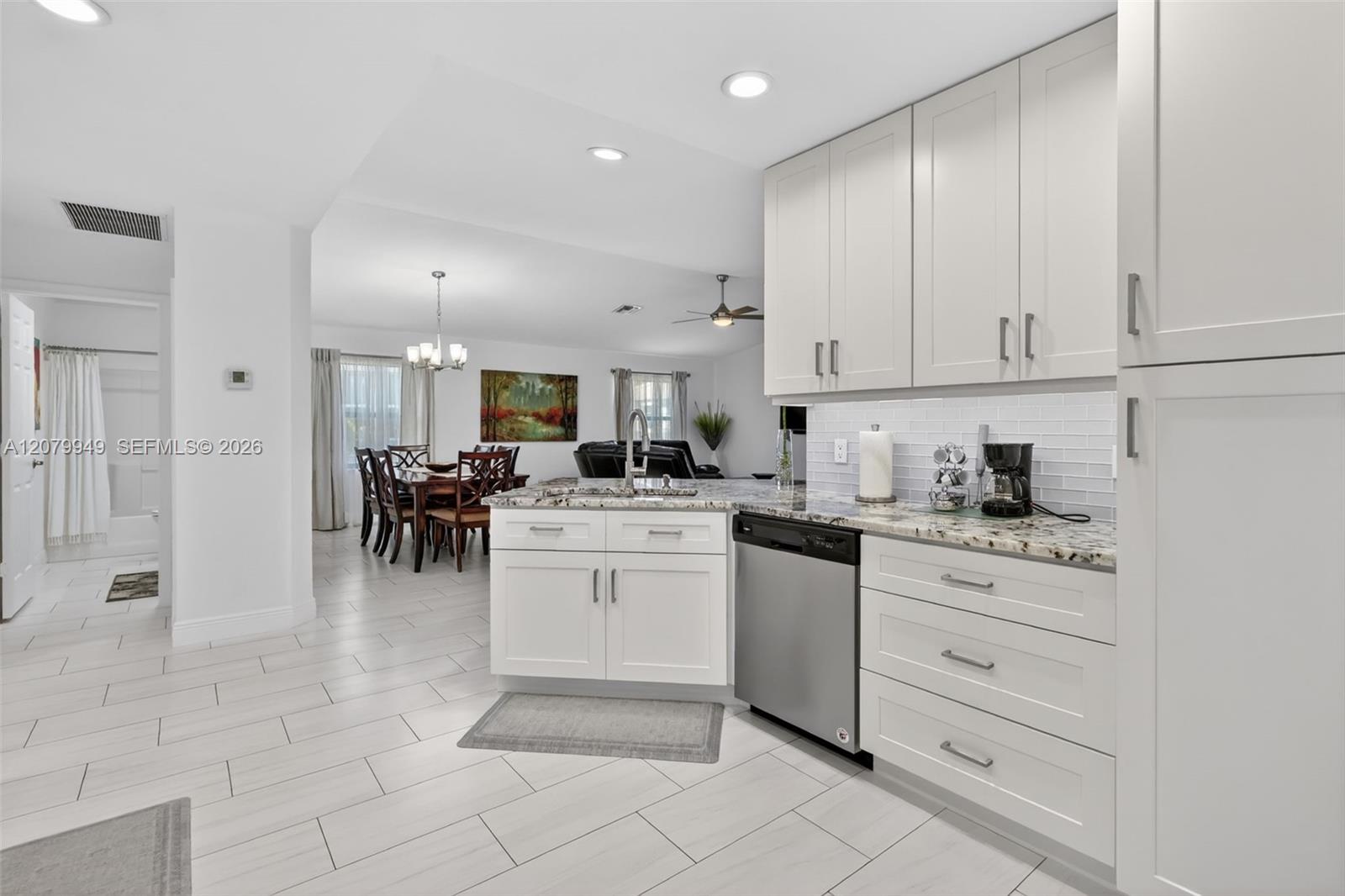 12 Barcelona Ln, Port St. Lucie
