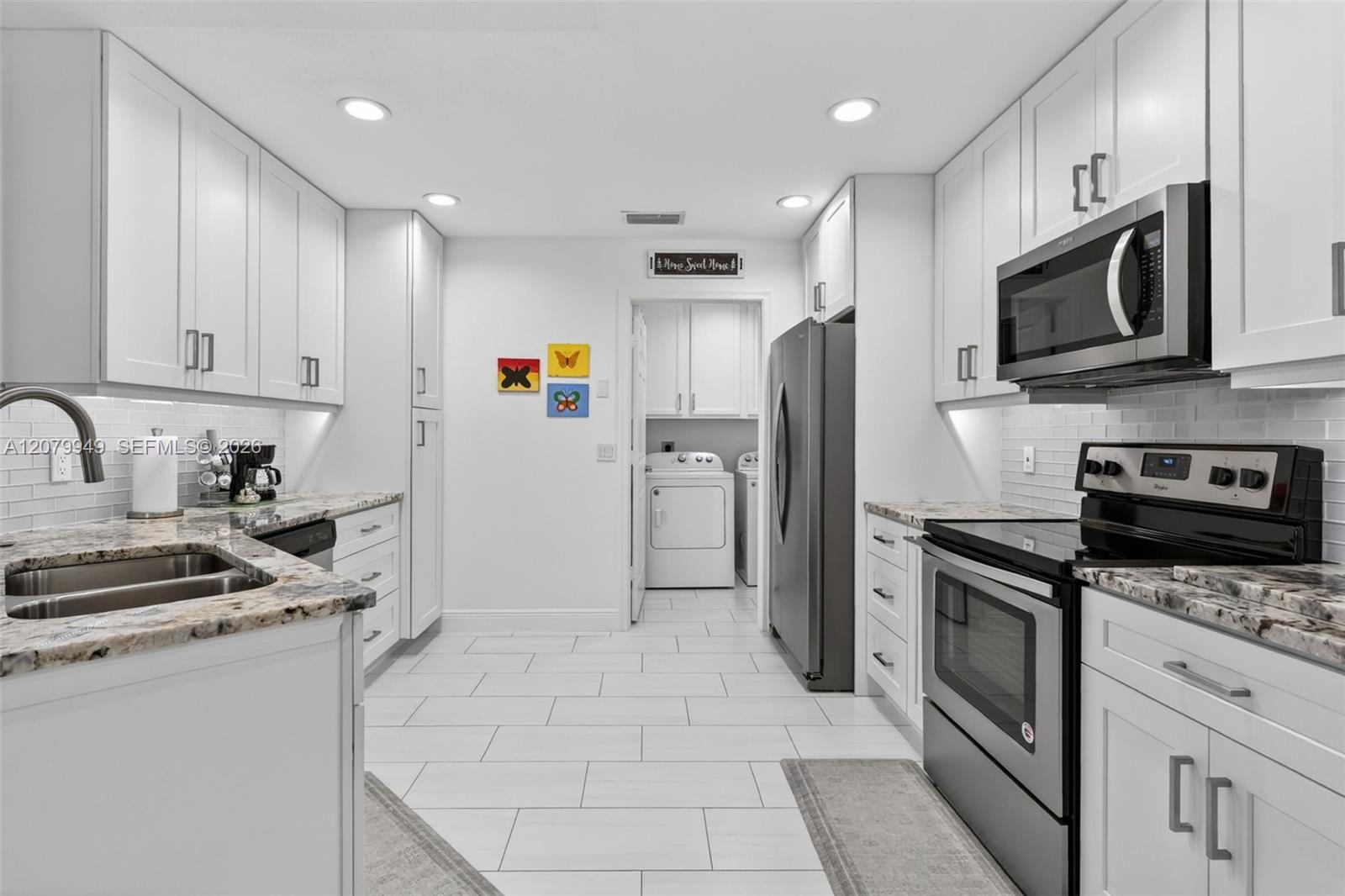 12 Barcelona Ln, Port St. Lucie