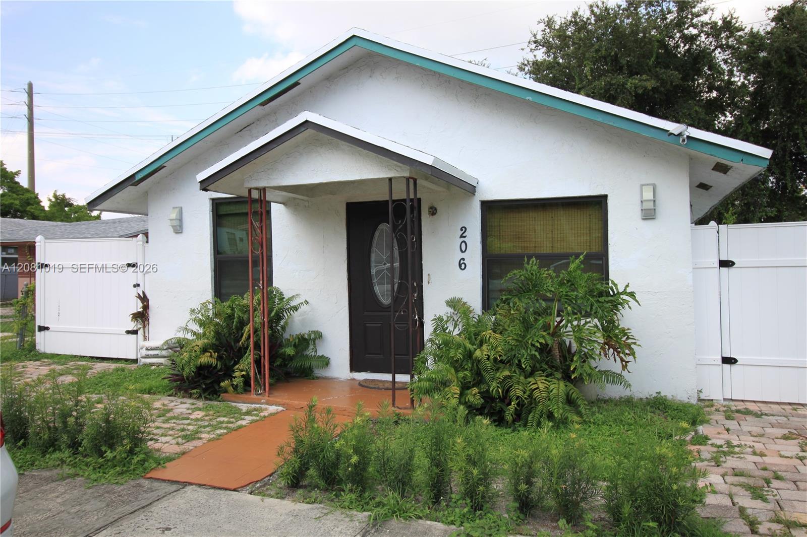 206 SW 2nd Ter