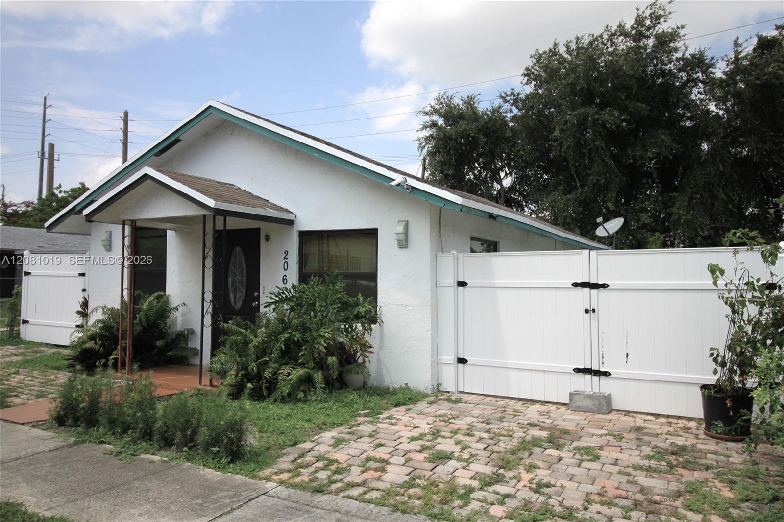 206 SW 2nd Ter