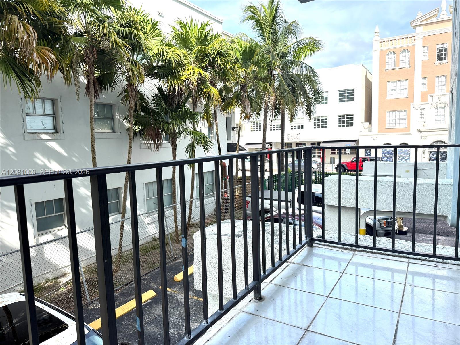 720 Collins Ave # 204