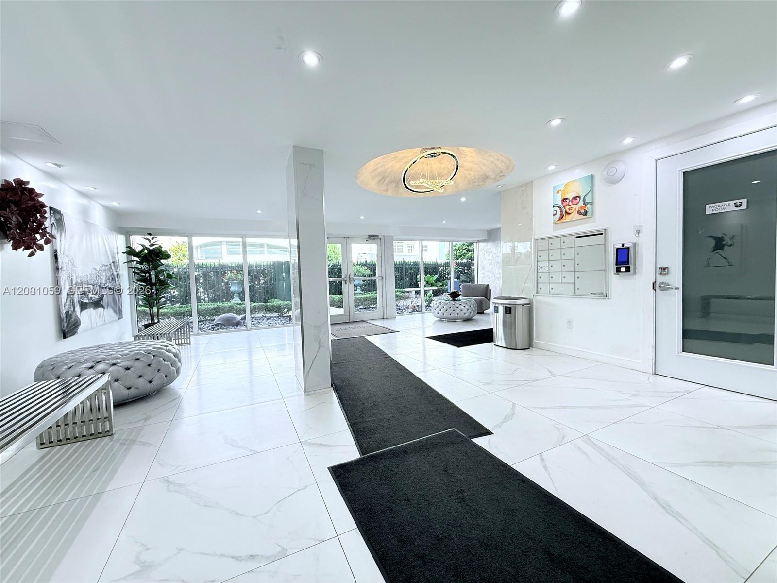 720 Collins Ave # 204