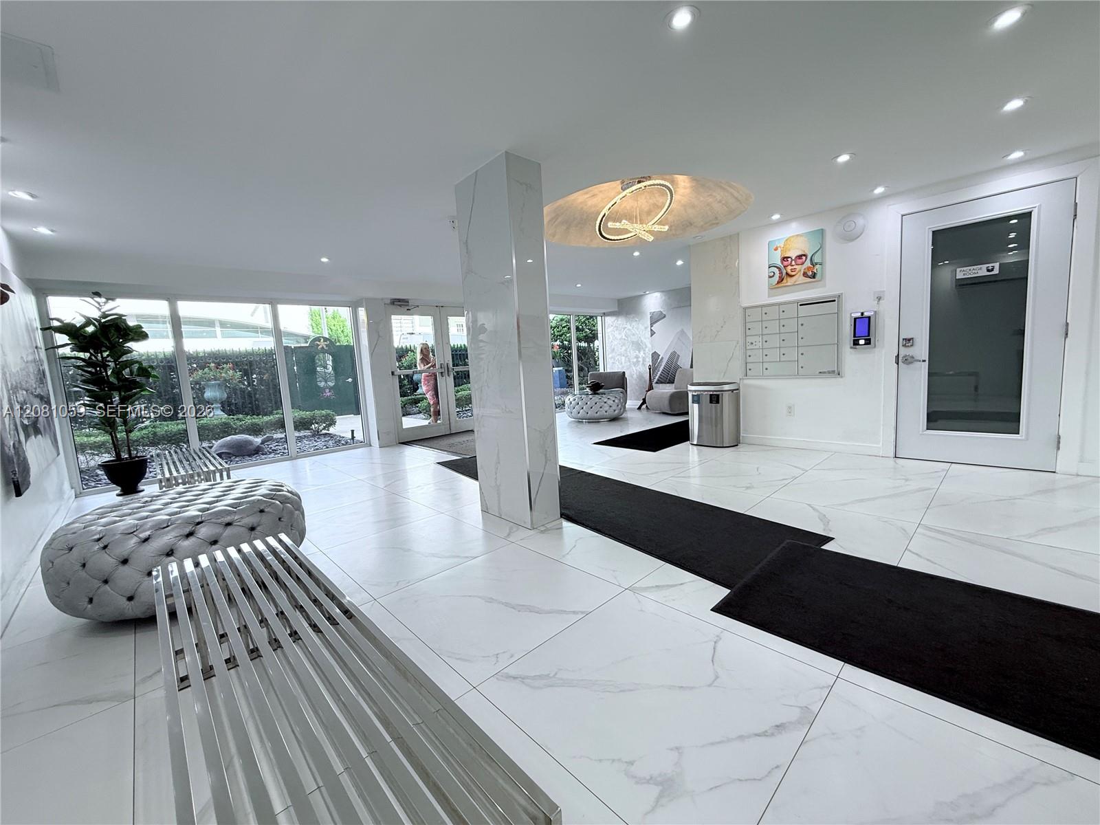 720 Collins Ave # 204