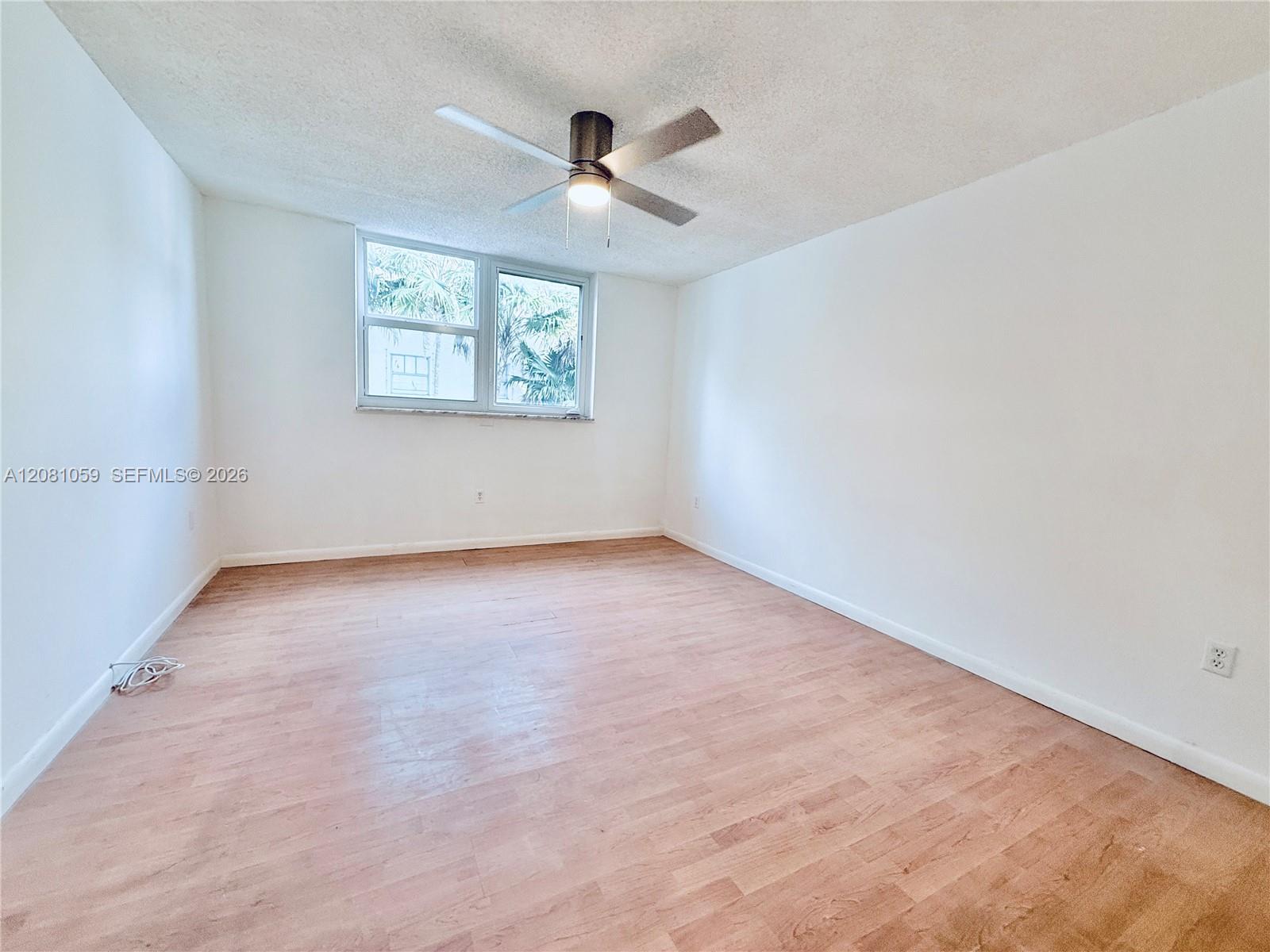 720 Collins Ave # 204