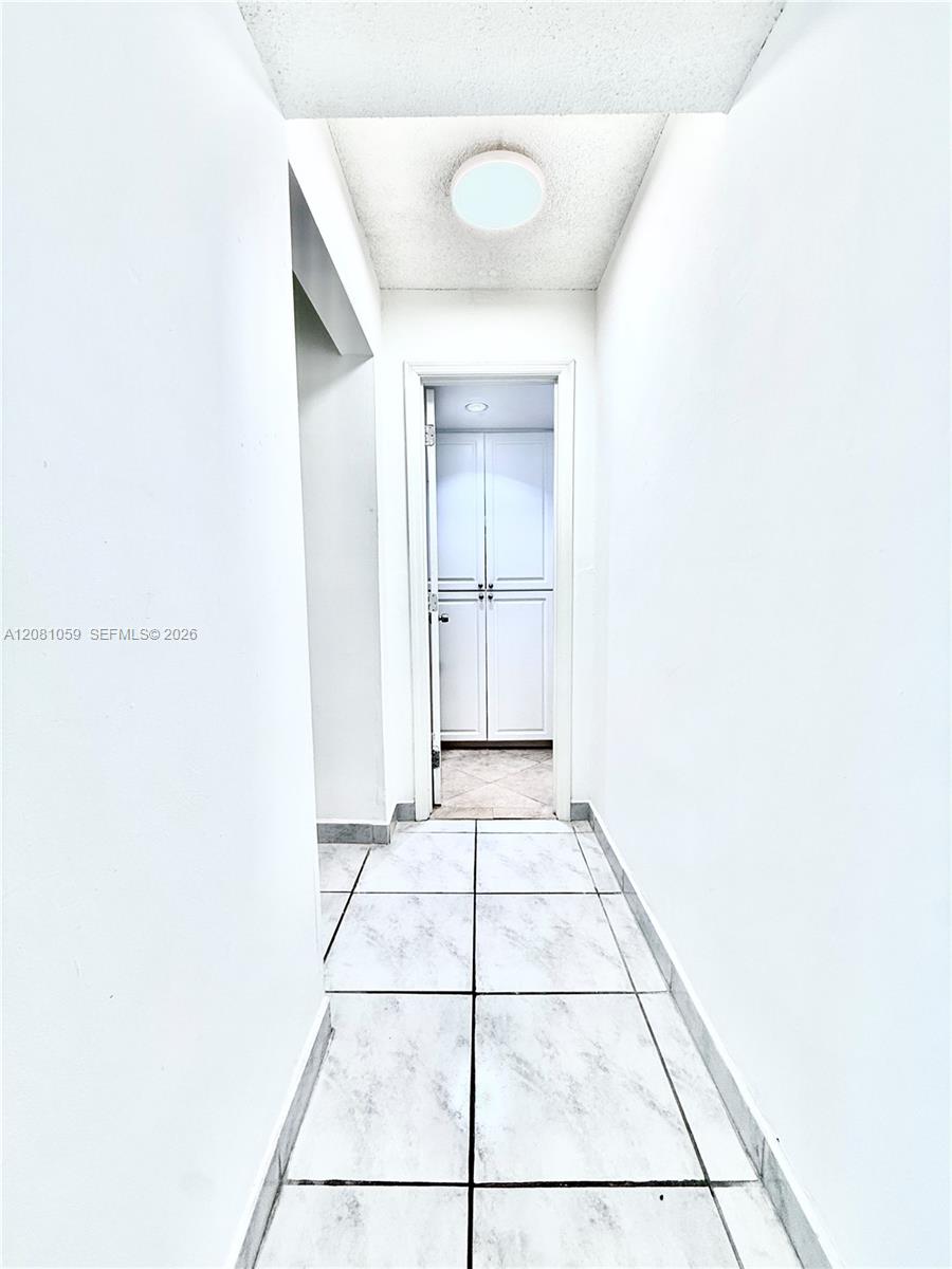 720 Collins Ave # 204