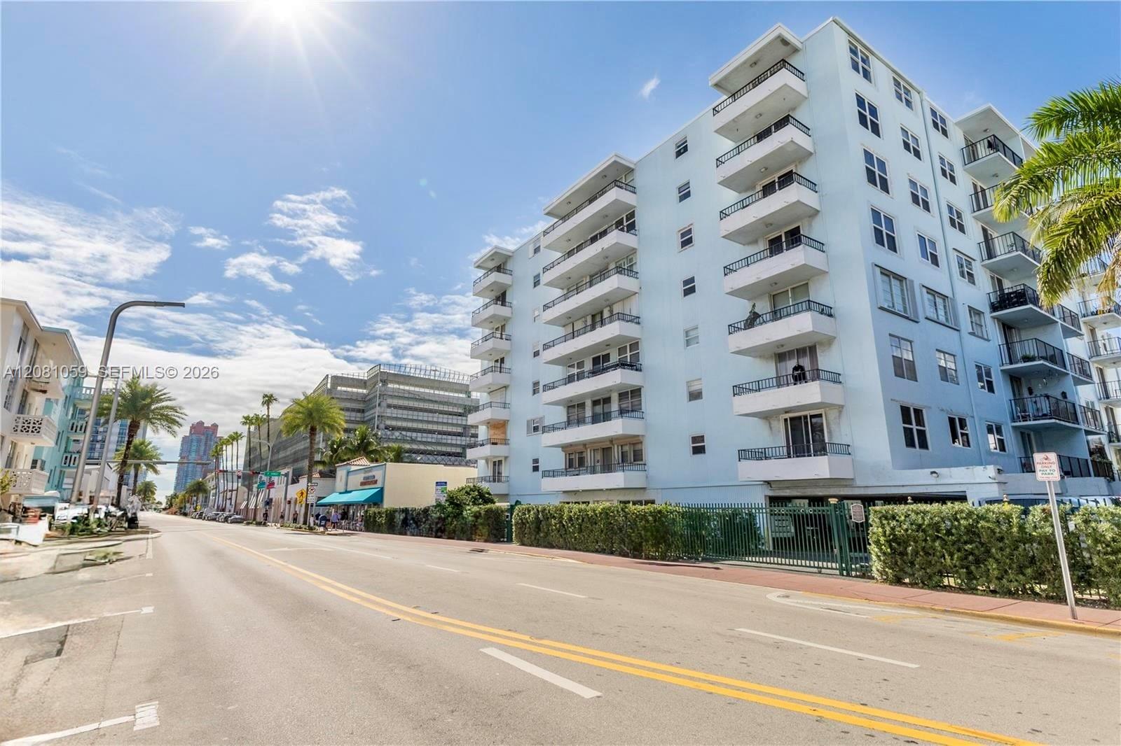 720 Collins Ave # 204