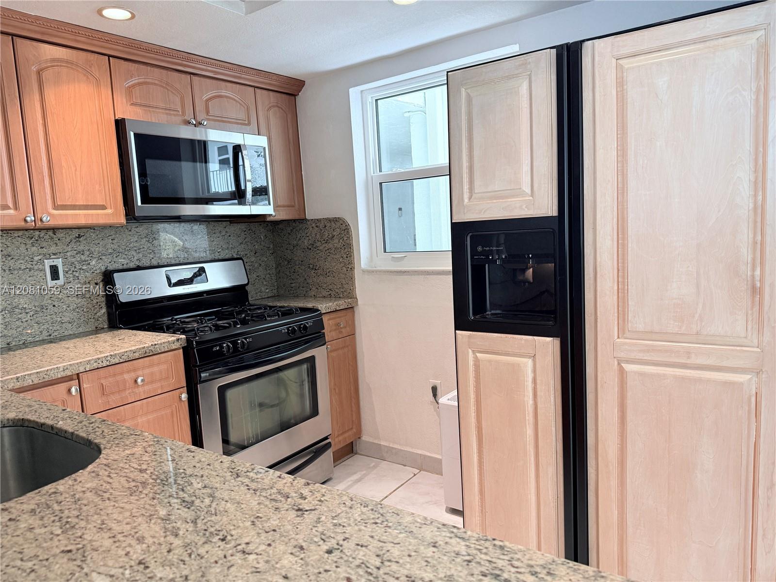 720 Collins Ave # 204