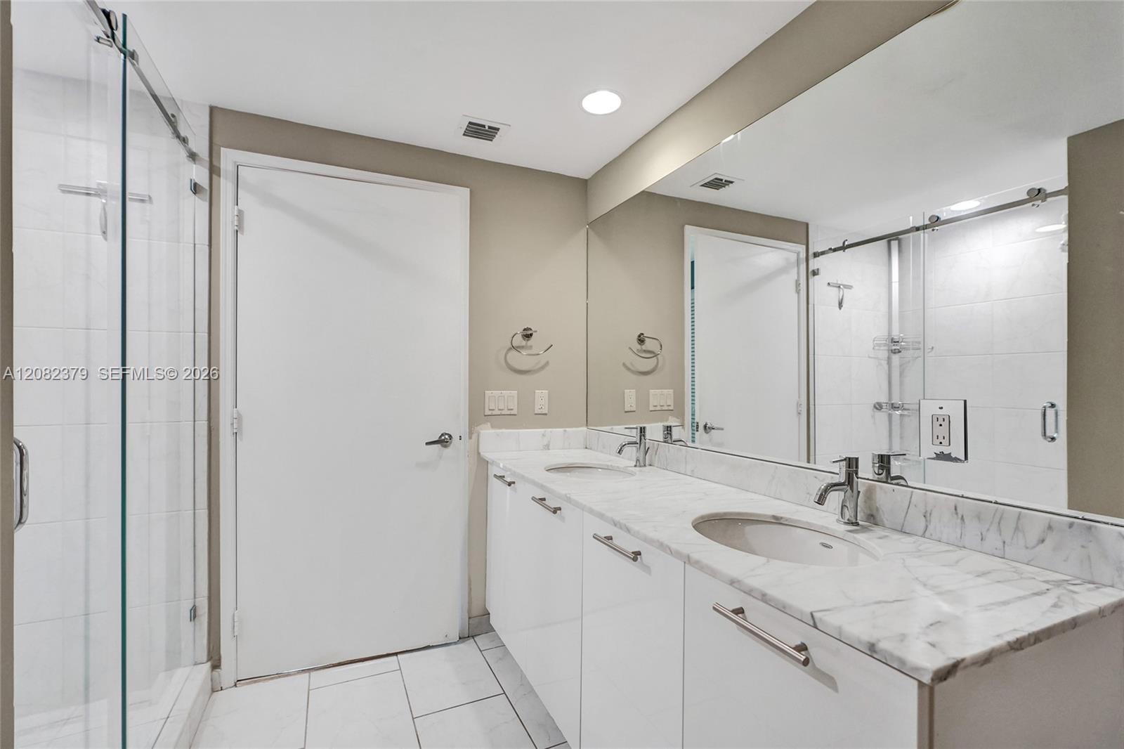 951 Brickell Ave # 1106