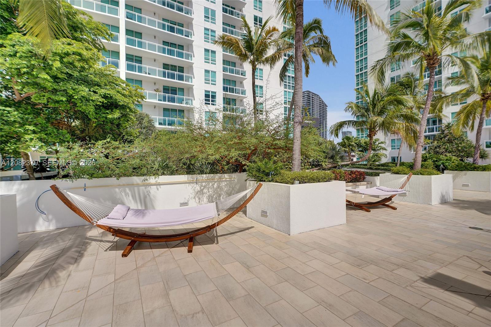 951 Brickell Ave # 1106