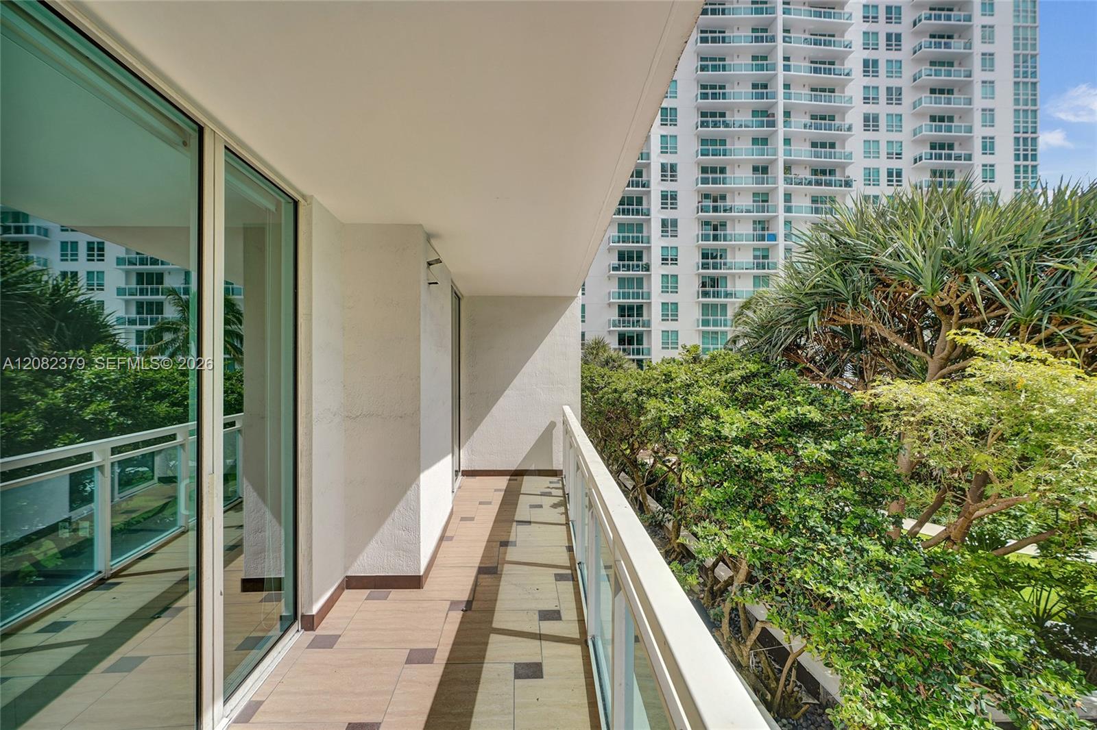951 Brickell Ave # 1106
