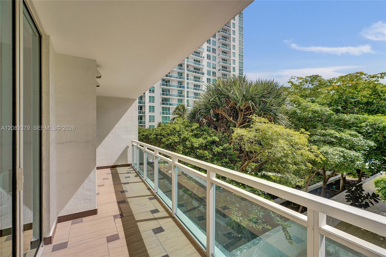 951 Brickell Ave # 1106