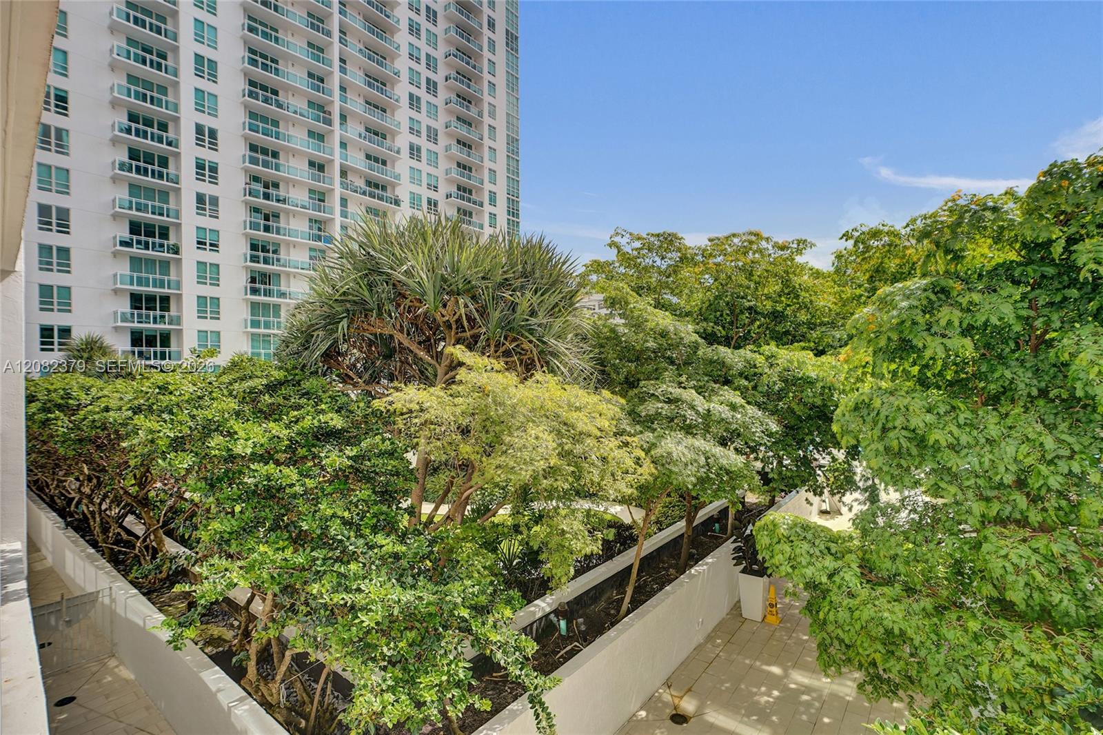 951 Brickell Ave # 1106
