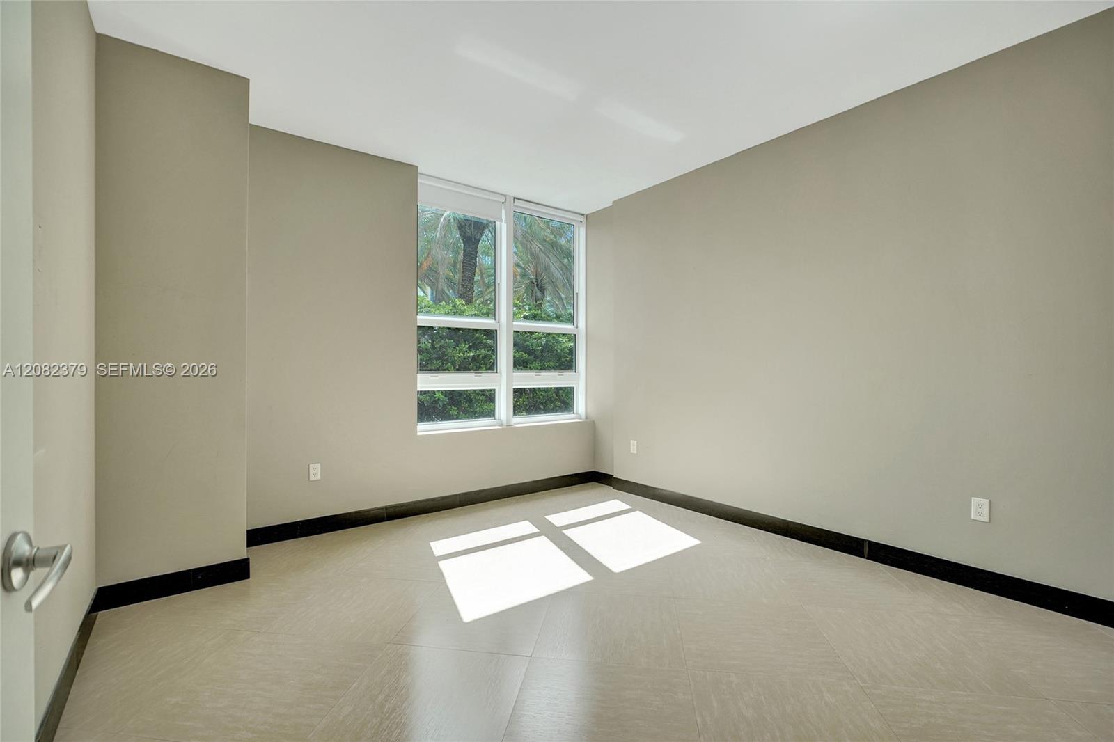951 Brickell Ave # 1106