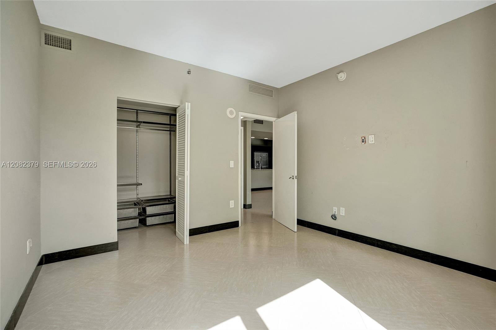 951 Brickell Ave # 1106