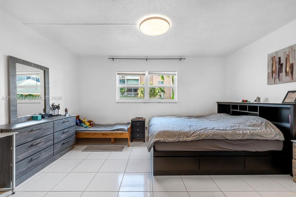 319 NE 14th Ave # 106