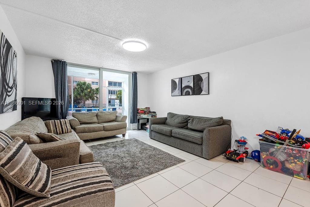 319 NE 14th Ave # 106